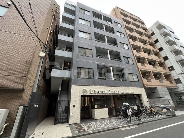 コアプラス王子の外観