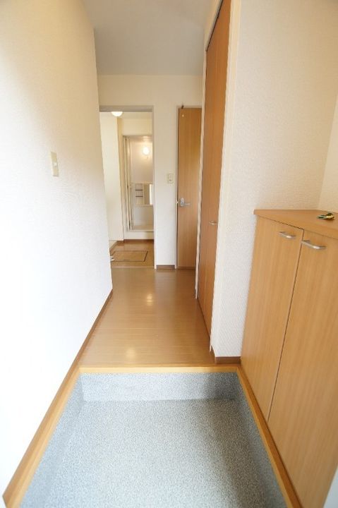 兵庫県尼崎市猪名寺2(アパート)の賃貸物件の玄関