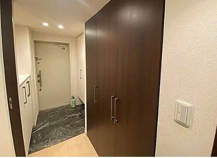 東京都中央区日本橋箱崎町(マンション)の賃貸物件の玄関