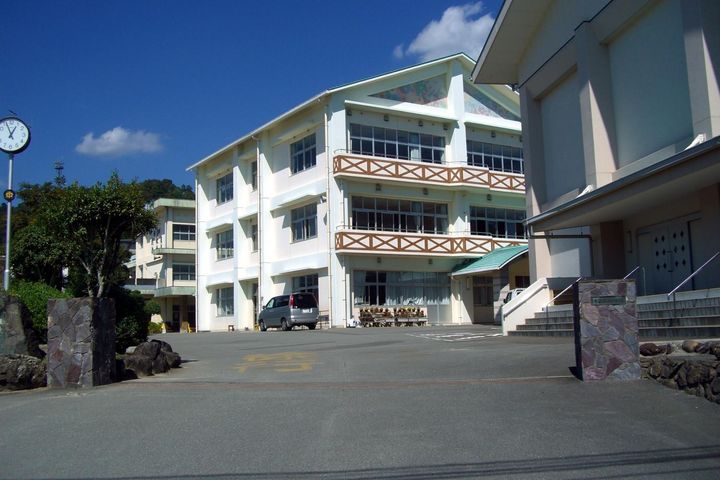 アパート海山の周辺