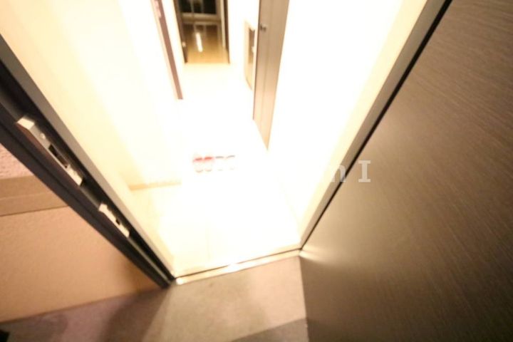 アーデン堺筋本町の玄関