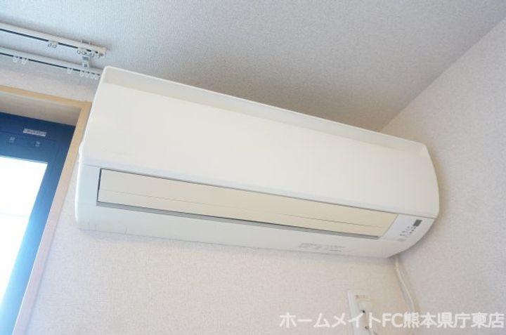 ピカソ出仲間の内装