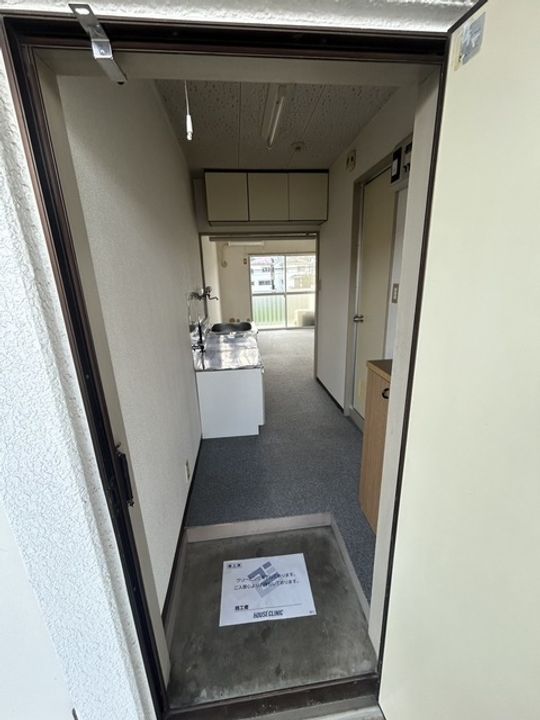東京都八王子市大塚(マンション)の賃貸物件の玄関