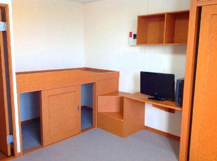 レオパレスパークヒルズの居間