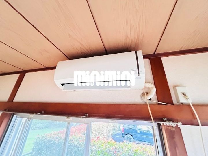 ホワイトカーサの内装