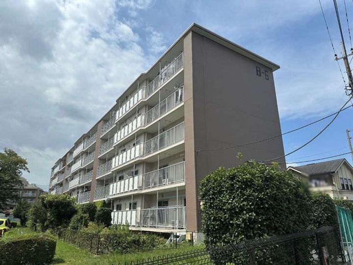 町田ハイツB6号棟の外観