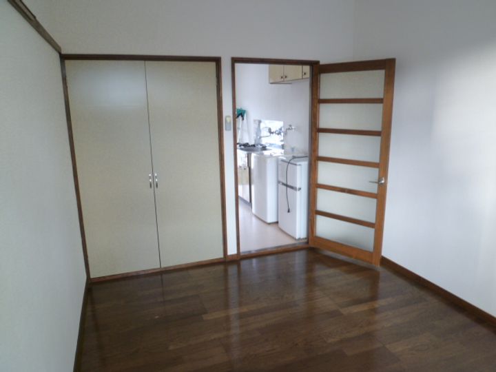 サンパレス元茶畑の居間