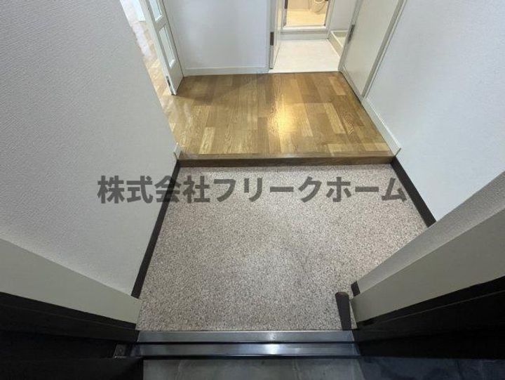 東京都西東京市新町2(マンション)の賃貸物件の玄関