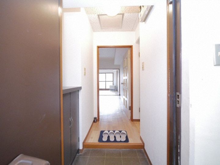 北海道札幌市中央区南十一条西12(マンション)の賃貸物件の玄関