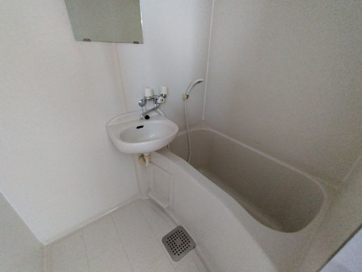 大宝小阪駅前ヴィラデステの風呂