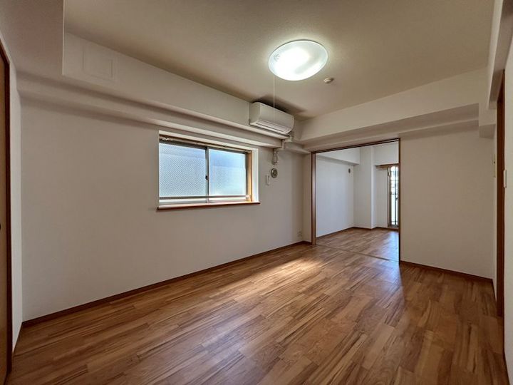 ディーアール西浅草IIの居間