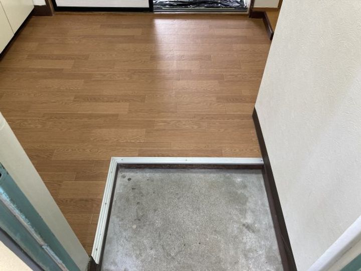 やまきマンションの玄関