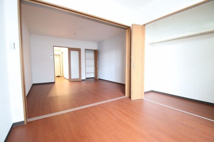 ラトナスの居間