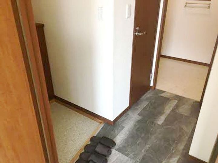 ルミエール花月の玄関