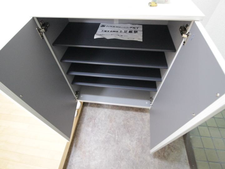 マンション山下の玄関