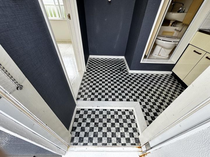 フォレストヒルズ台原の玄関