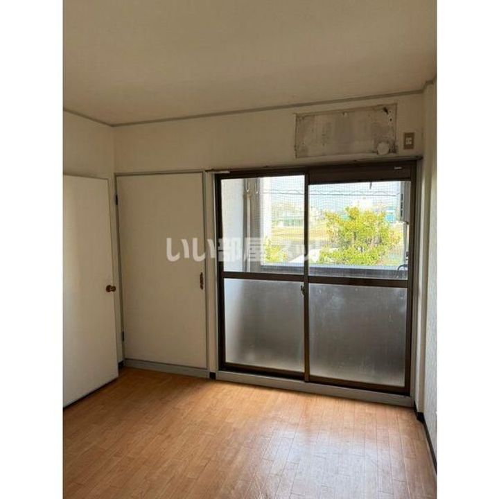 奈良県大和高田市礒野東町(マンション)の賃貸物件の居間