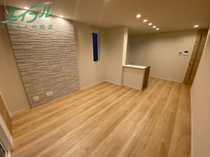 クオリスタ尾畑の居間