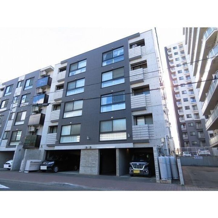 グランドサクセス琴似IIの外観