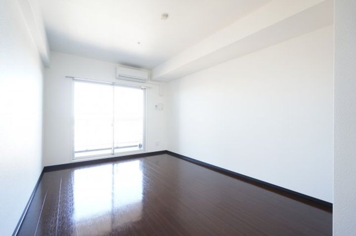 グラススクエア六番館の居間