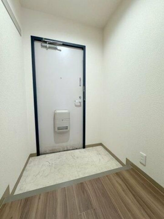 埼玉県戸田市大字新曽の賃貸マンションの玄関