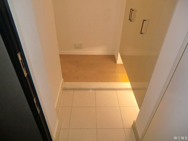 東京都中野区南台5(マンション)の賃貸物件の玄関