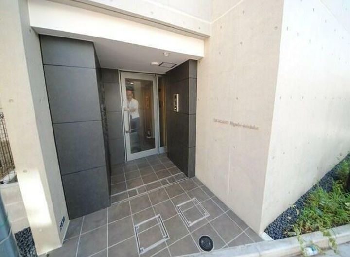 LEGALAND東新宿の地図