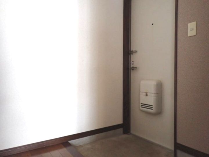 サンライフ石沢の玄関