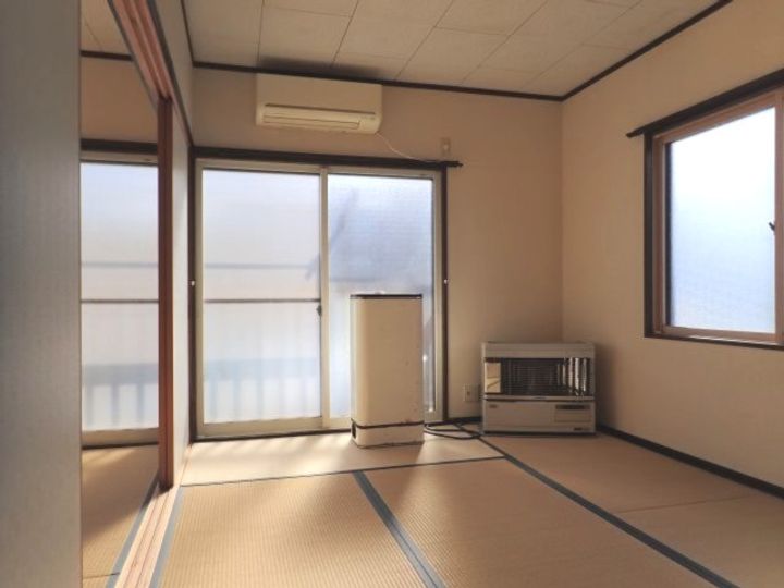 サンライフ石沢の居間
