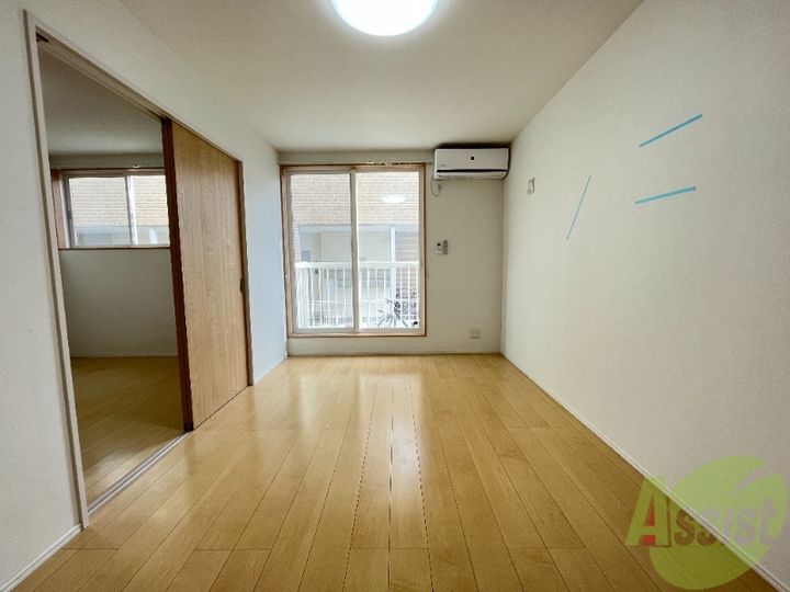 アスコット薬師堂西の居間