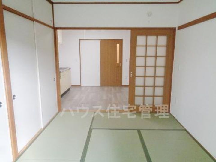 大阪府高槻市奈佐原4(マンション)の賃貸物件の居間