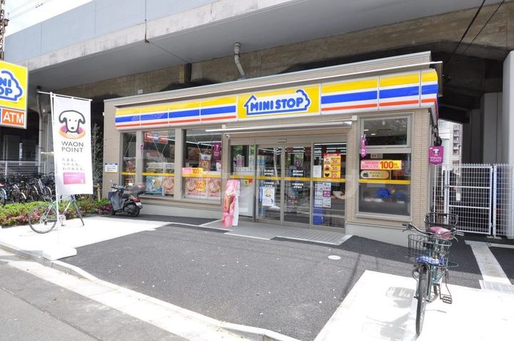 ル・ブリストル・カルハの周辺