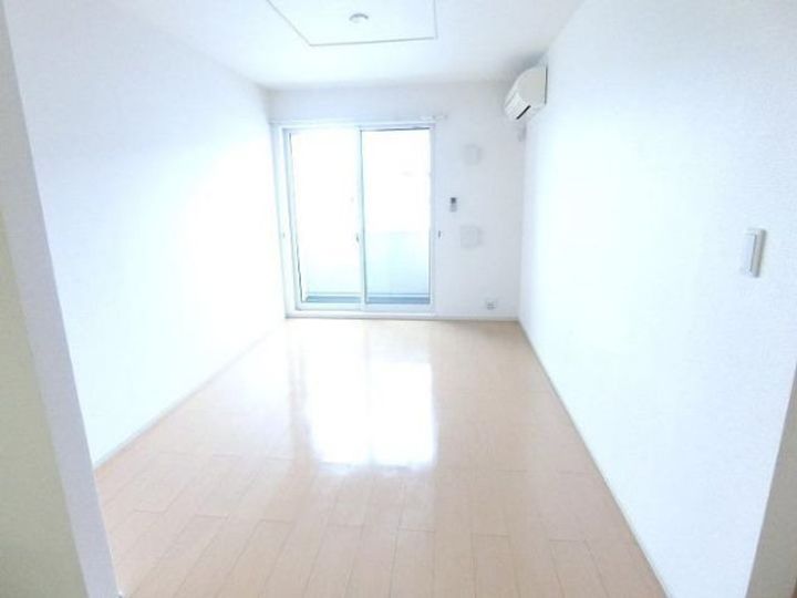 プラシード11の居間