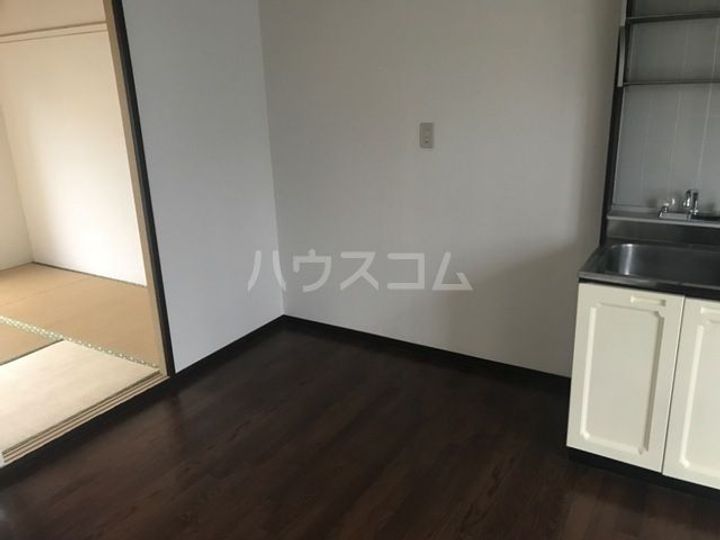 エクセレントハイツの居間