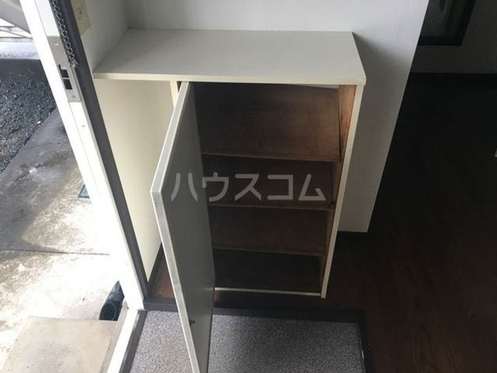 エクセレントハイツの玄関