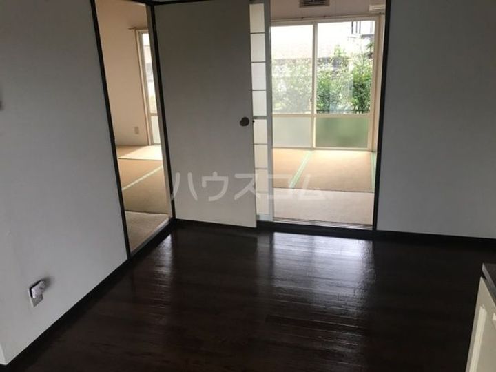 エクセレントハイツの居間