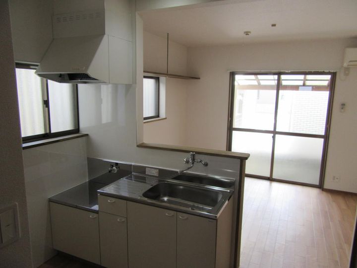 岡山県岡山市中区藤原西町2(一戸建)の賃貸物件のキッチン