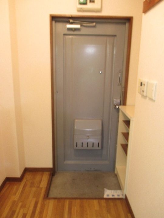 ガーデンハイツの玄関