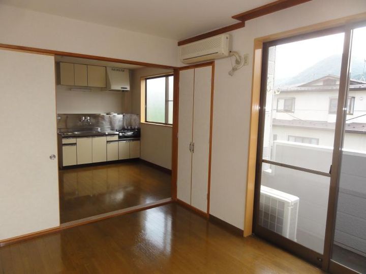 山形県山形市小立2(アパート)の賃貸物件の居間