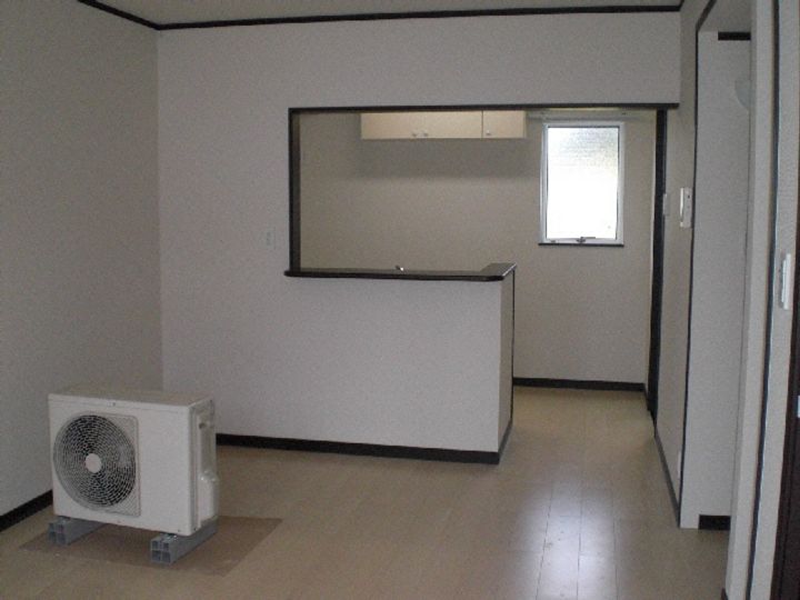 三重県鈴鹿市高岡台2(一戸建)の賃貸物件の居間