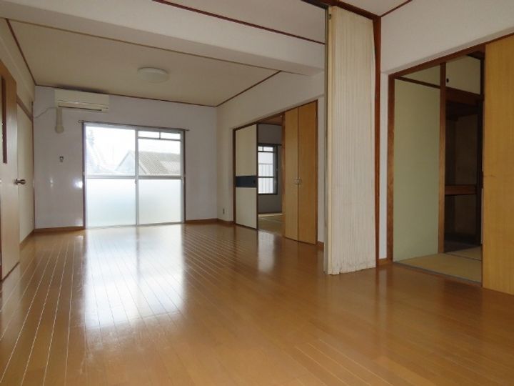 本藤マンションの居間