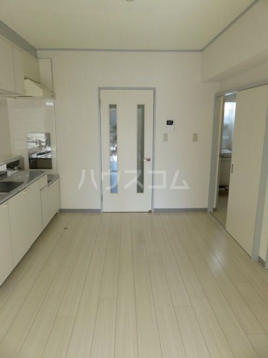 ウイング春日 Iの居間