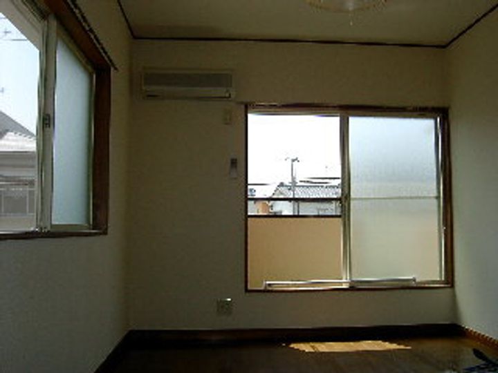 コーポ島の居間