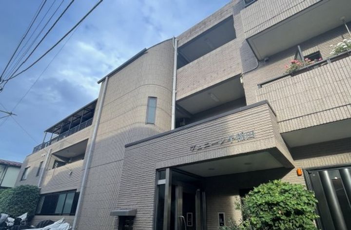 東京都新宿区喜久井町(マンション)の賃貸物件の外観