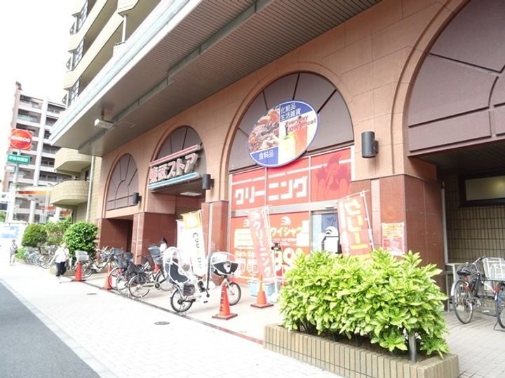 カーサクレールVの周辺