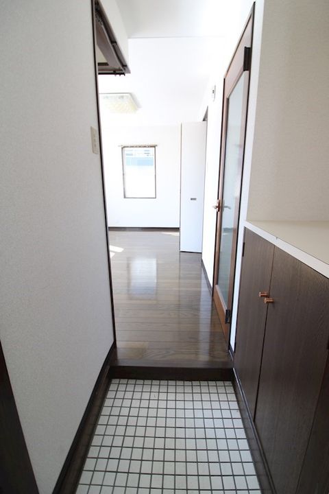 パレスアクアマリンの玄関