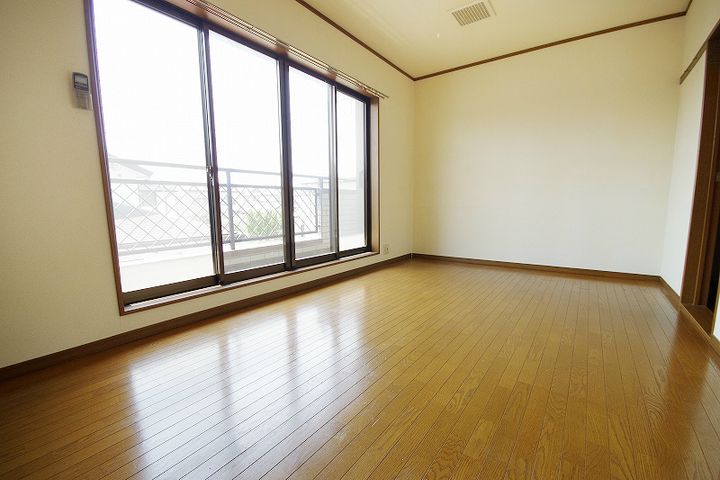 アーバン菊水 2の居間