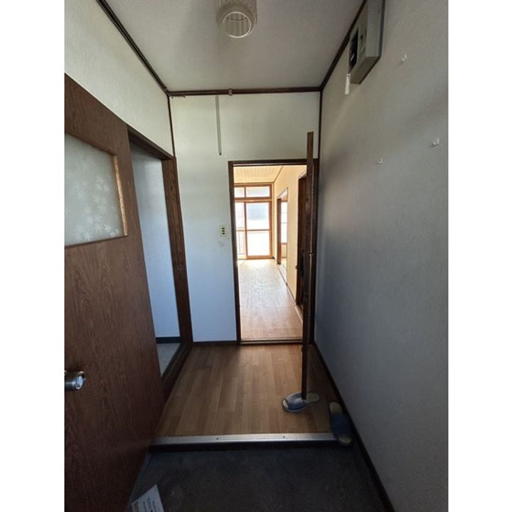 コーポリベルテ緑の玄関