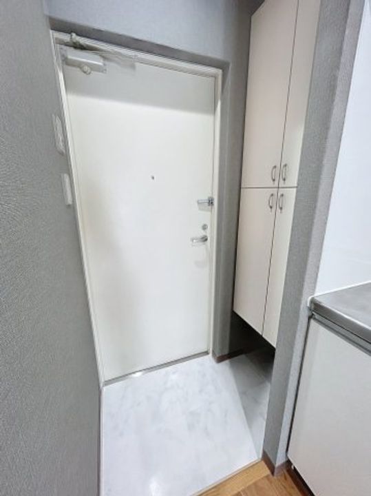 P’sプレイス東仲町の玄関