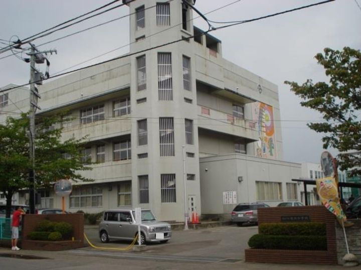 サンライズ高陽の周辺